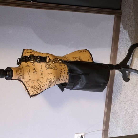 Coach - Picture 3 of 8